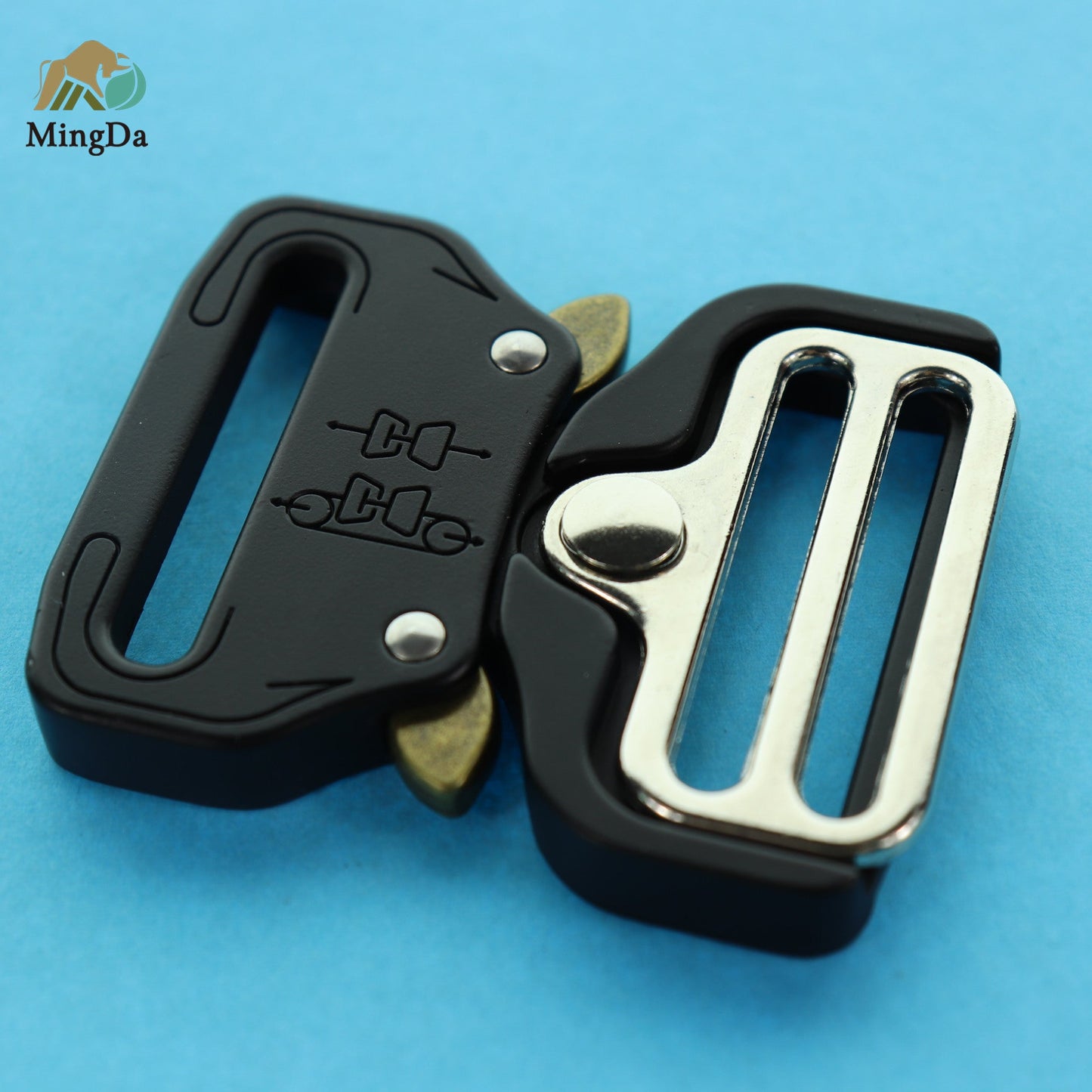 Cobra Buckle