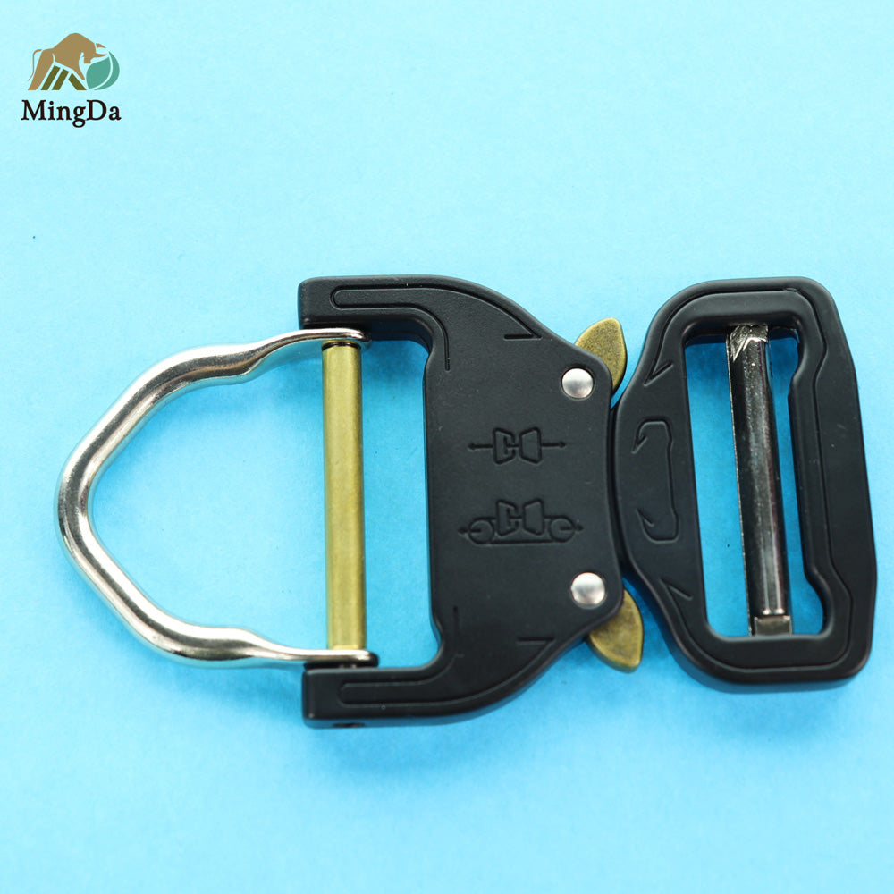 Cobra Buckle With D Ring
