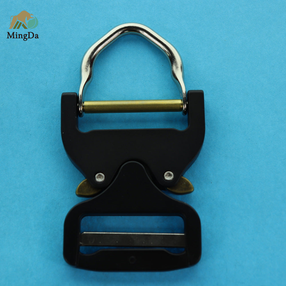 Cobra Buckle With D Ring